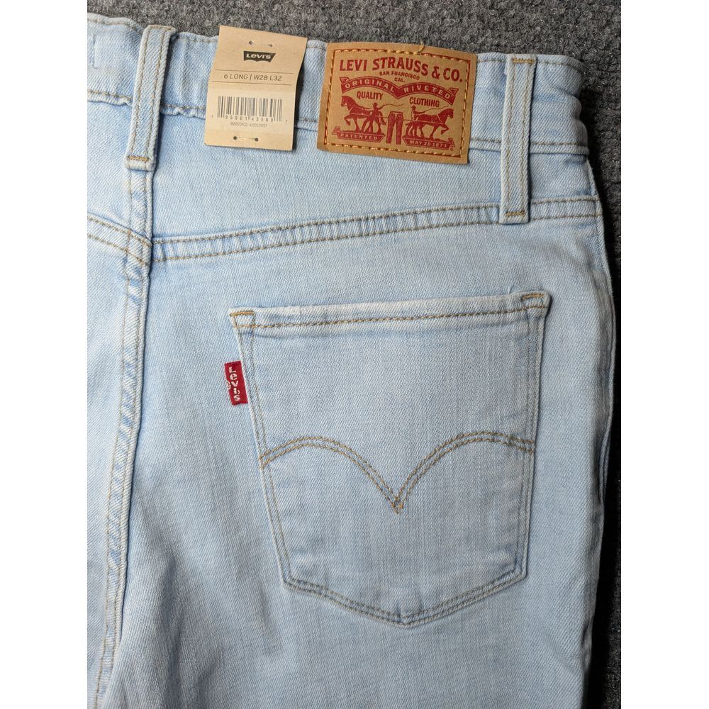 NWT Levi's 721 High Rise Skinny Light Wash Jeans Women's 28 W/ 32 L Hole Legs - Picture 8 of 10